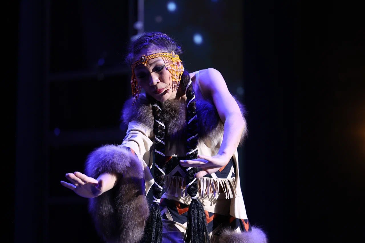 Чукотско-эскимосский ансамбль «Эргырон» представит обновленную программу «Однажды в стойбище» Чукотско-эскимосский ансамбль «Эргырон» представит обновленную программу «Однажды в стойбище»