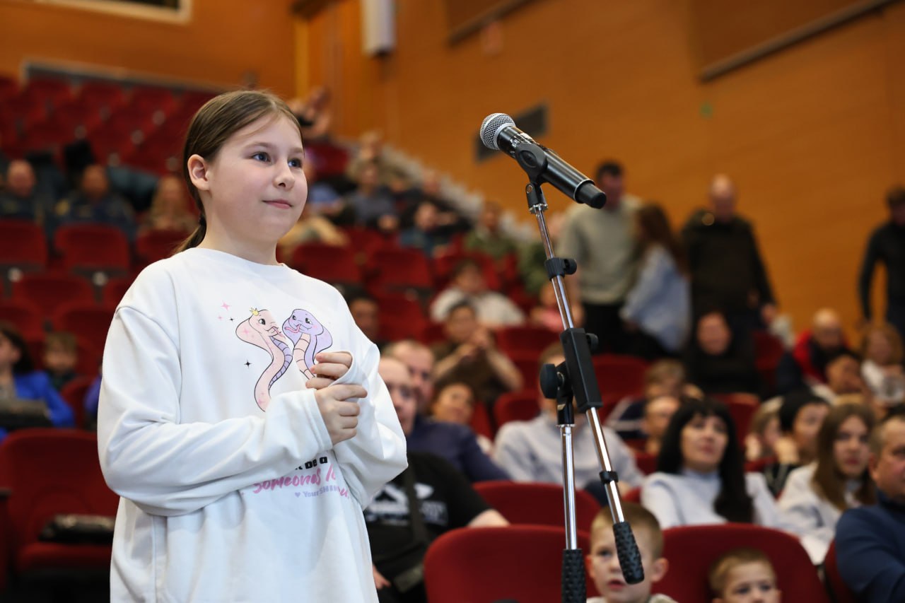 Легенда на Чукотке: жители Анадыря встретились с Александром Карелиным Легенда на Чукотке: жители Анадыря встретились с Александром Карелиным