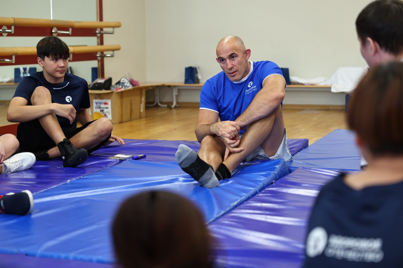 Мастер-класс для юных воспитанников социально-реабилитационного центра в Анадыре провели чемпионы мира по боевым единоборствам Мастер-класс для юных воспитанников социально-реабилитационного центра в Анадыре провели чемпионы мира по боевым единоборствам