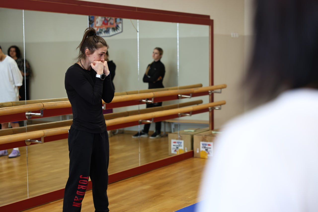 Мастер-класс для юных воспитанников социально-реабилитационного центра в Анадыре провели чемпионы мира по боевым единоборствам Мастер-класс для юных воспитанников социально-реабилитационного центра в Анадыре провели чемпионы мира по боевым единоборствам