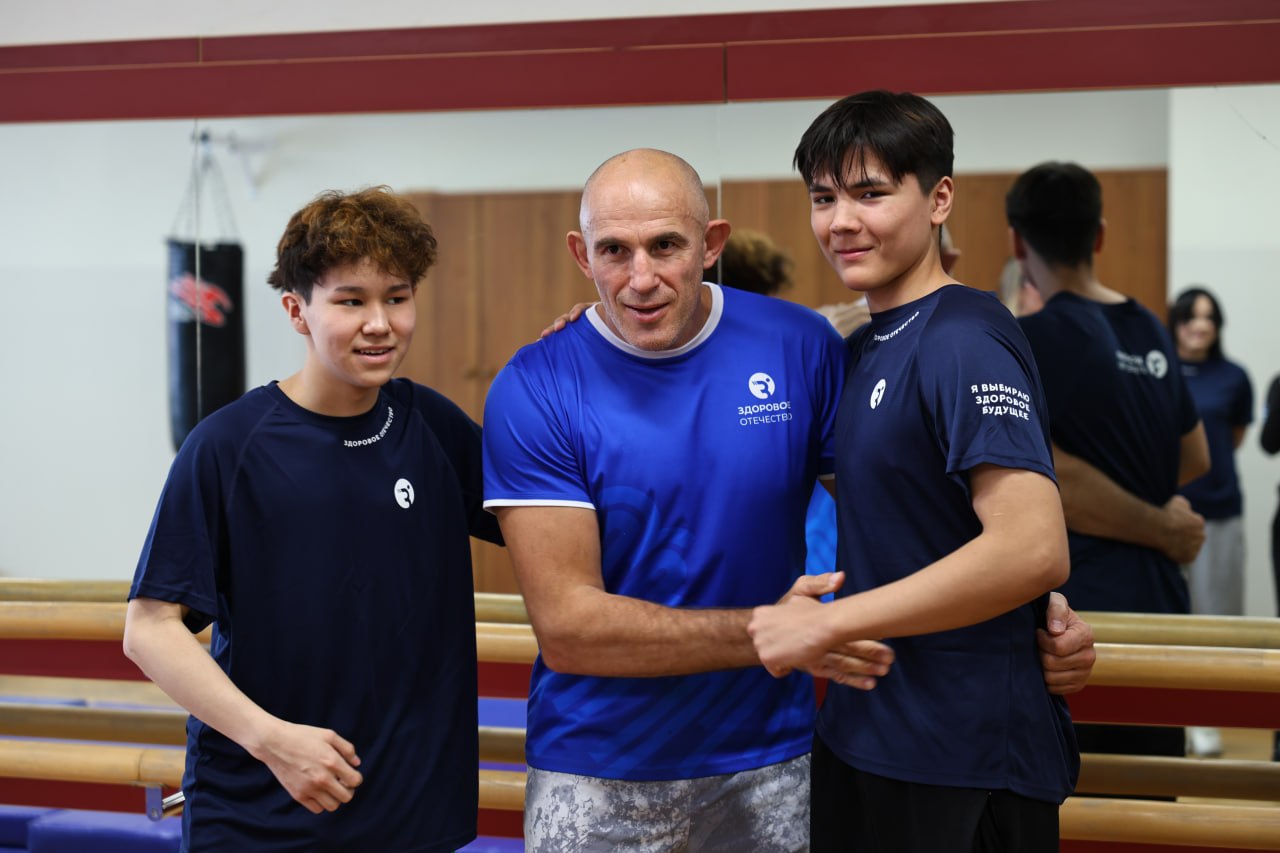 Мастер-класс для юных воспитанников социально-реабилитационного центра в Анадыре провели чемпионы мира по боевым единоборствам Мастер-класс для юных воспитанников социально-реабилитационного центра в Анадыре провели чемпионы мира по боевым единоборствам
