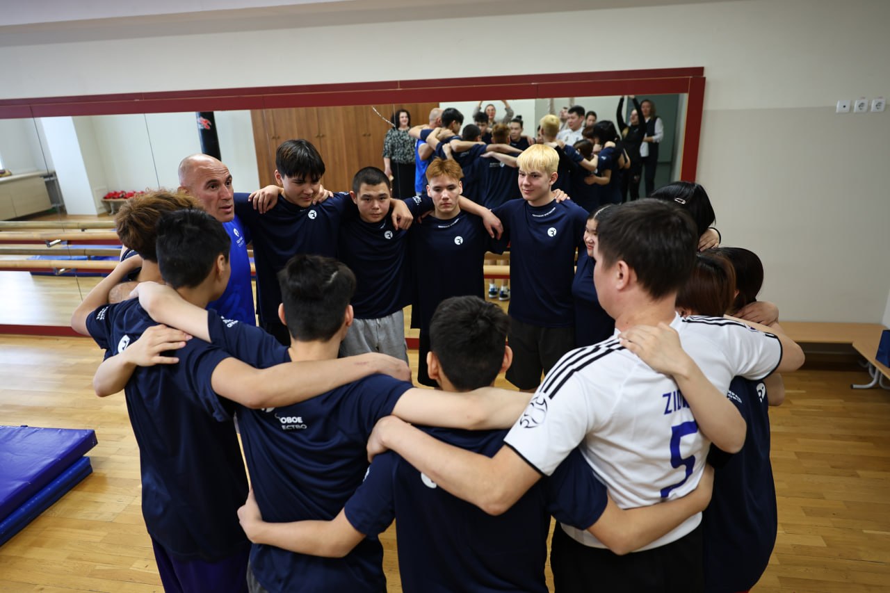 Мастер-класс для юных воспитанников социально-реабилитационного центра в Анадыре провели чемпионы мира по боевым единоборствам Мастер-класс для юных воспитанников социально-реабилитационного центра в Анадыре провели чемпионы мира по боевым единоборствам