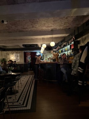 Вкусные открытие в баре Brooms: уникальные коктейли и изысканные блюда