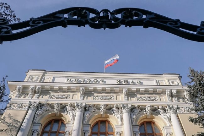 Центробанк ужесточает контроль за взаимодействием банков с клиентами
