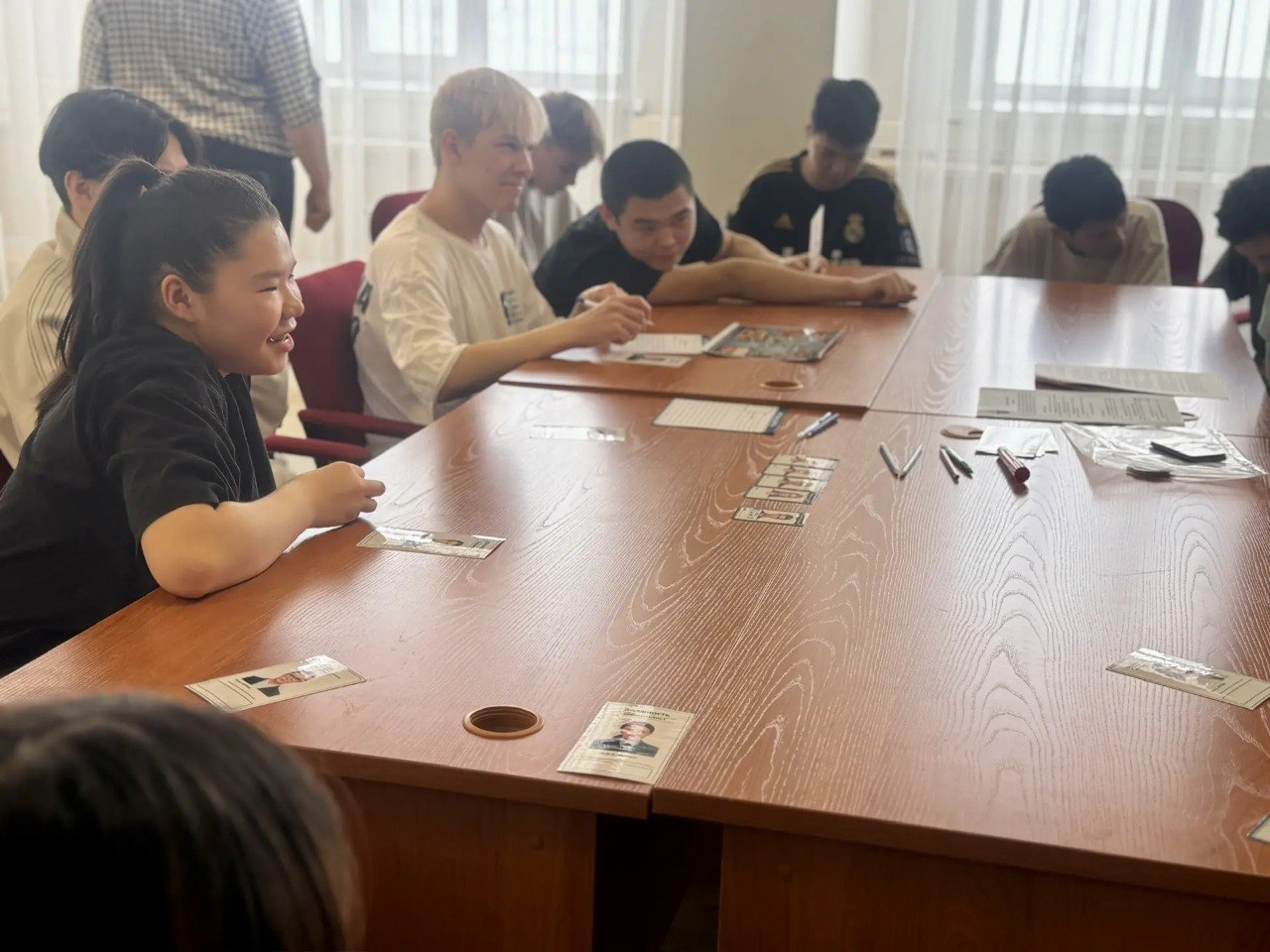 В подшефном реабилитационном центре сотрудники следственного управления провели интеллектуальную игру «Следствие ведут знатоки» В подшефном реабилитационном центре сотрудники следственного управления провели интеллектуальную игру «Следствие ведут знатоки»