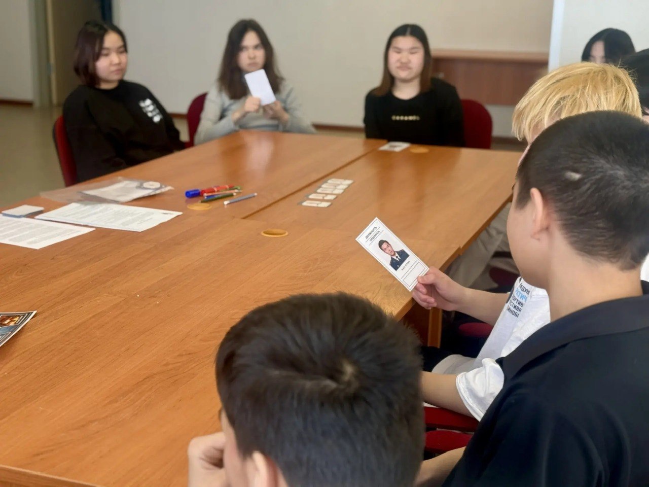 В подшефном реабилитационном центре сотрудники следственного управления провели интеллектуальную игру «Следствие ведут знатоки» В подшефном реабилитационном центре сотрудники следственного управления провели интеллектуальную игру «Следствие ведут знатоки»