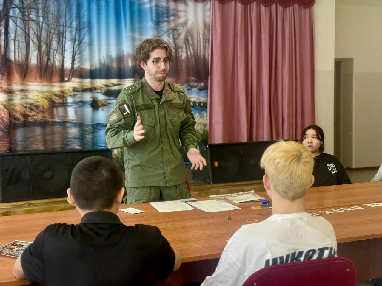 В подшефном реабилитационном центре сотрудники следственного управления провели интеллектуальную игру «Следствие ведут знатоки» В подшефном реабилитационном центре сотрудники следственного управления провели интеллектуальную игру «Следствие ведут знатоки»