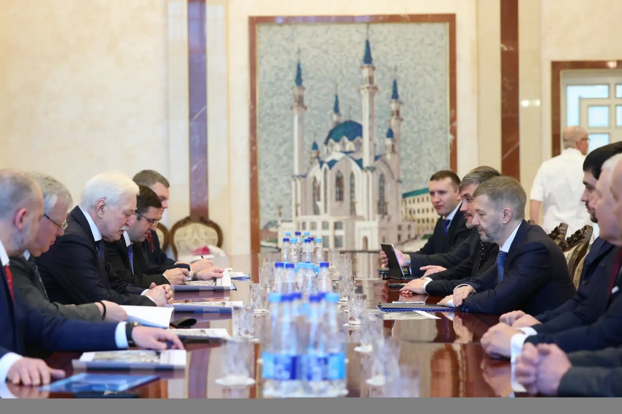 Владислав Кузнецов встретился с Президентом Беларуси Александром Лукашенко Владислав Кузнецов встретился с Президентом Беларуси Александром Лукашенко