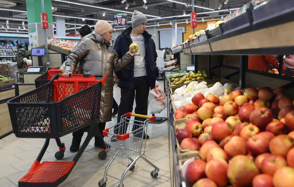 Росстат сообщает о снижении цен на продукты питания в сентябре 2025 года
