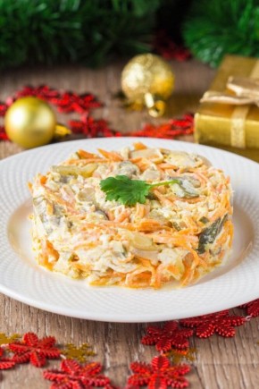 Вкусный салат с грибами и корейской морковью для любого повода