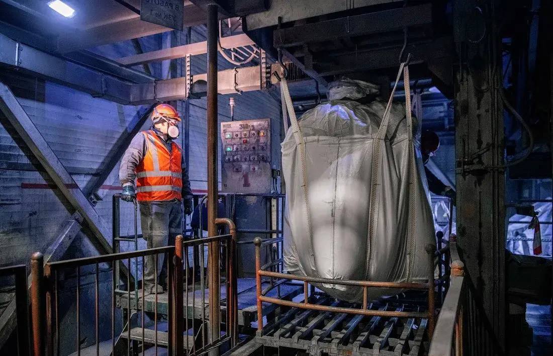 Владислав Кузнецов: Сегодня — День геолога. Эта отрасль — главный двигатель нашей экономики, который создает новые рабочие места и формирует основу для развития региона Владислав Кузнецов: Сегодня — День геолога. Эта отрасль — главный двигатель нашей экономики, который создает новые рабочие места и формирует основу для развития региона