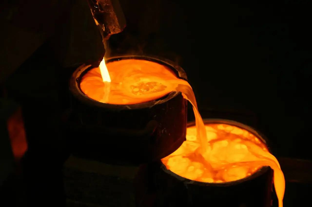 Владислав Кузнецов: Сегодня — День геолога. Эта отрасль — главный двигатель нашей экономики, который создает новые рабочие места и формирует основу для развития региона Владислав Кузнецов: Сегодня — День геолога. Эта отрасль — главный двигатель нашей экономики, который создает новые рабочие места и формирует основу для развития региона