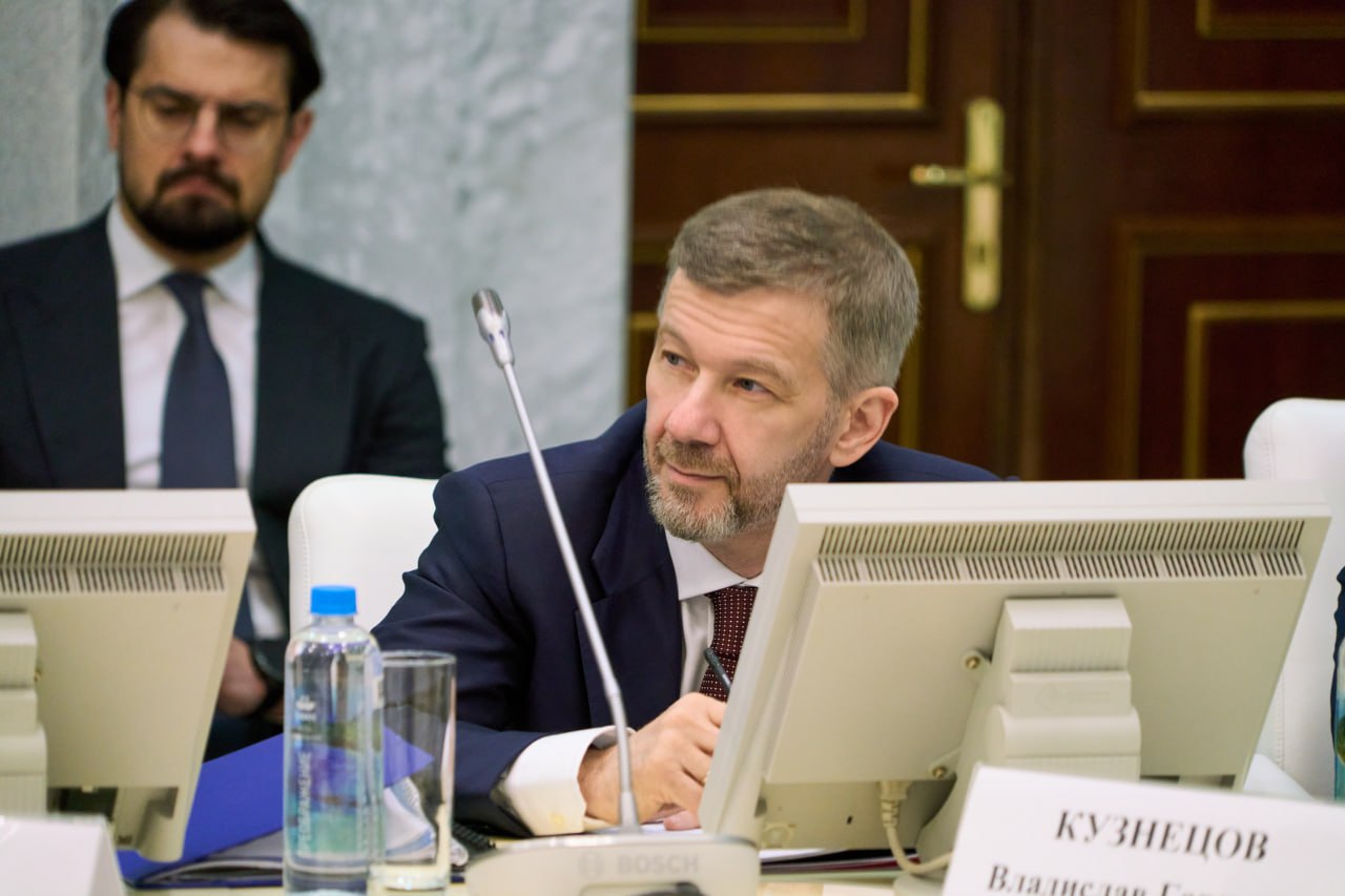 Владислав Кузнецов: Принял участие в работе Совета Дальневосточного федерального округа под председательством Юрия Петровича Трутнева Владислав Кузнецов: Принял участие в работе Совета Дальневосточного федерального округа под председательством Юрия Петровича Трутнева