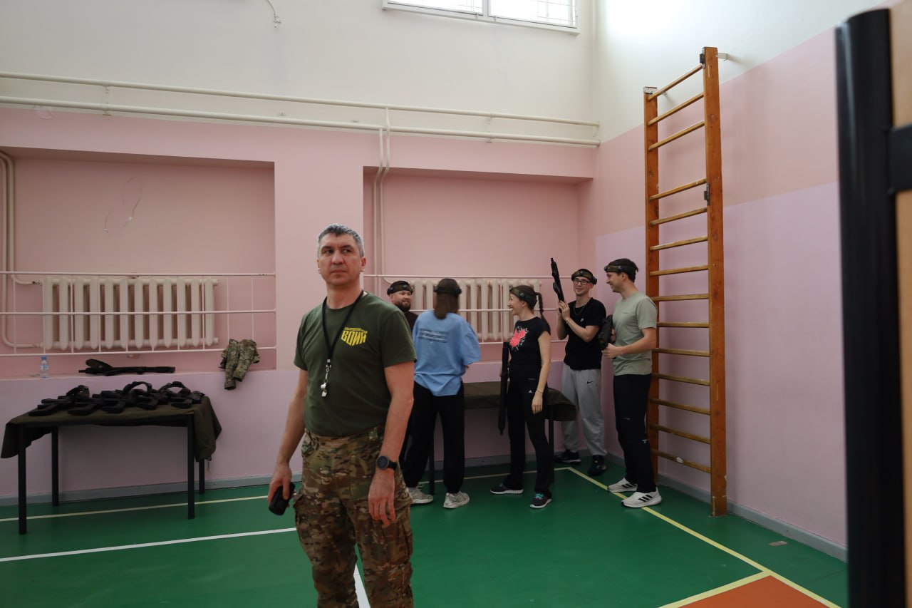 Соревнования по лазертагу среди молодежных команд прошли в столице Чукотки Соревнования по лазертагу среди молодежных команд прошли в столице Чукотки