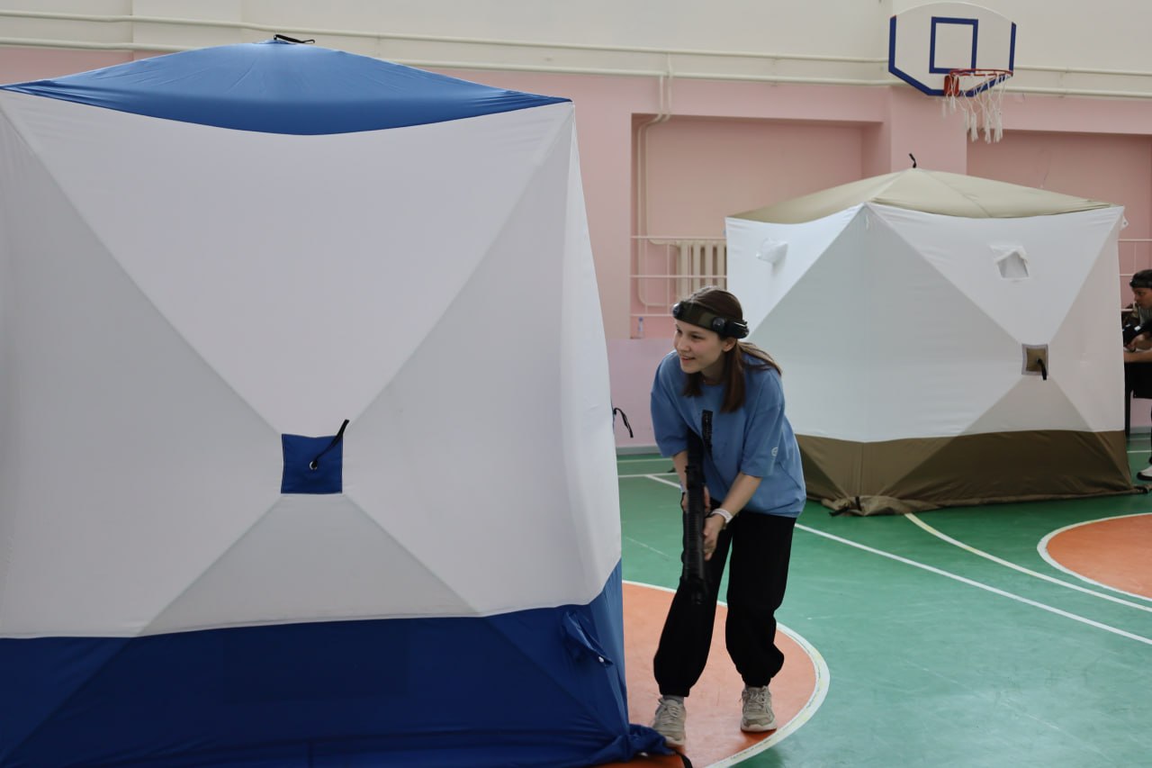 Соревнования по лазертагу среди молодежных команд прошли в столице Чукотки Соревнования по лазертагу среди молодежных команд прошли в столице Чукотки