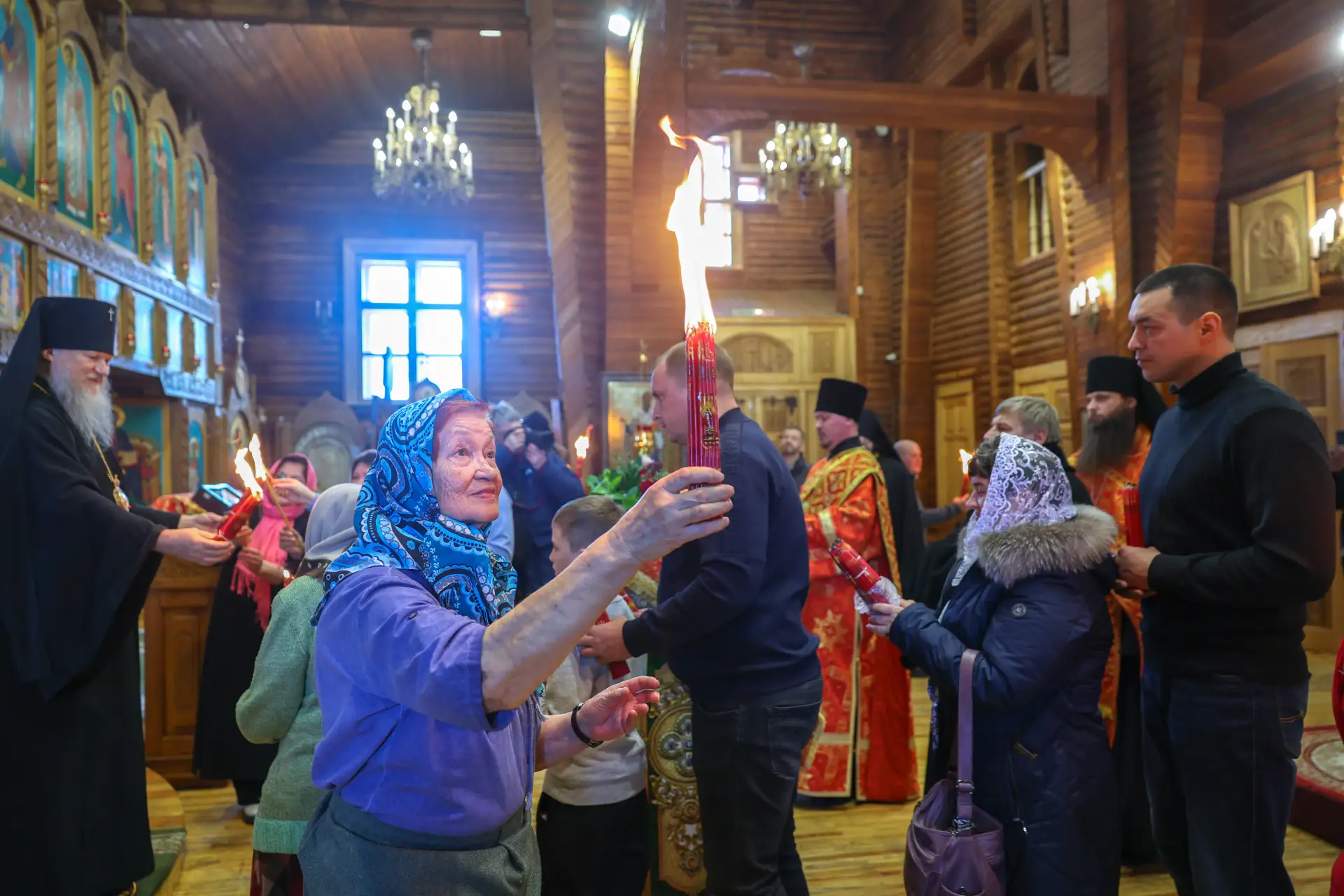 Благодатный огонь доставлен на Чукотку Благодатный огонь доставлен на Чукотку