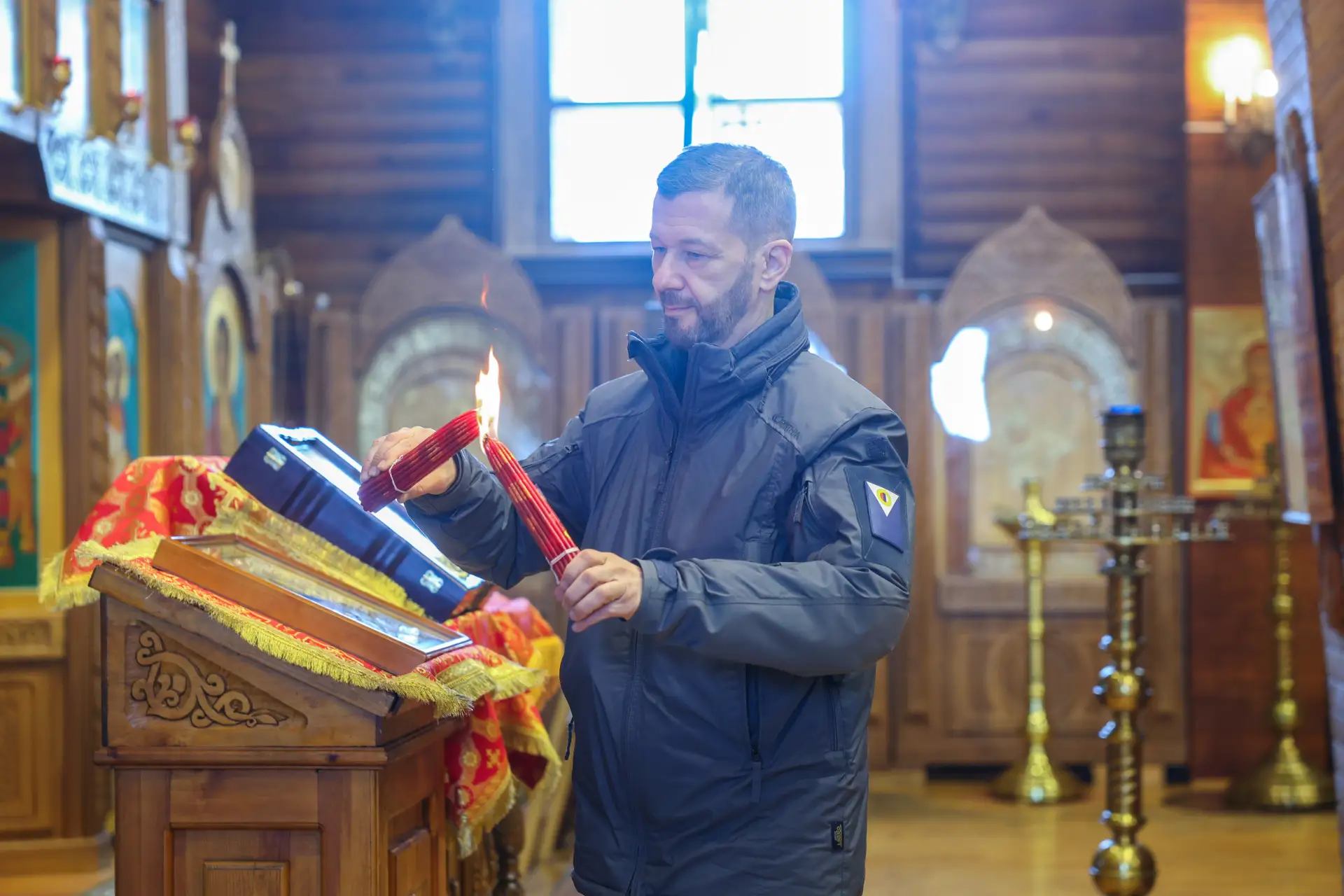 Благодатный огонь доставлен на Чукотку Благодатный огонь доставлен на Чукотку