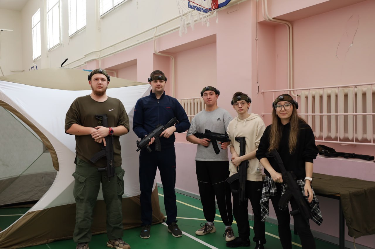 Соревнования по лазертагу среди молодежных команд прошли в столице Чукотки Соревнования по лазертагу среди молодежных команд прошли в столице Чукотки