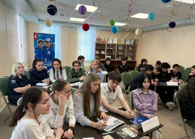 Сотрудники следственного управления СК России по Чукотскому автономному округу приняли участие в интеллектуальной игре, посвященной Дню космонавтики Сотрудники следственного управления СК России по Чукотскому автономному округу приняли участие в интеллектуальной игре, посвященной Дню космонавтики