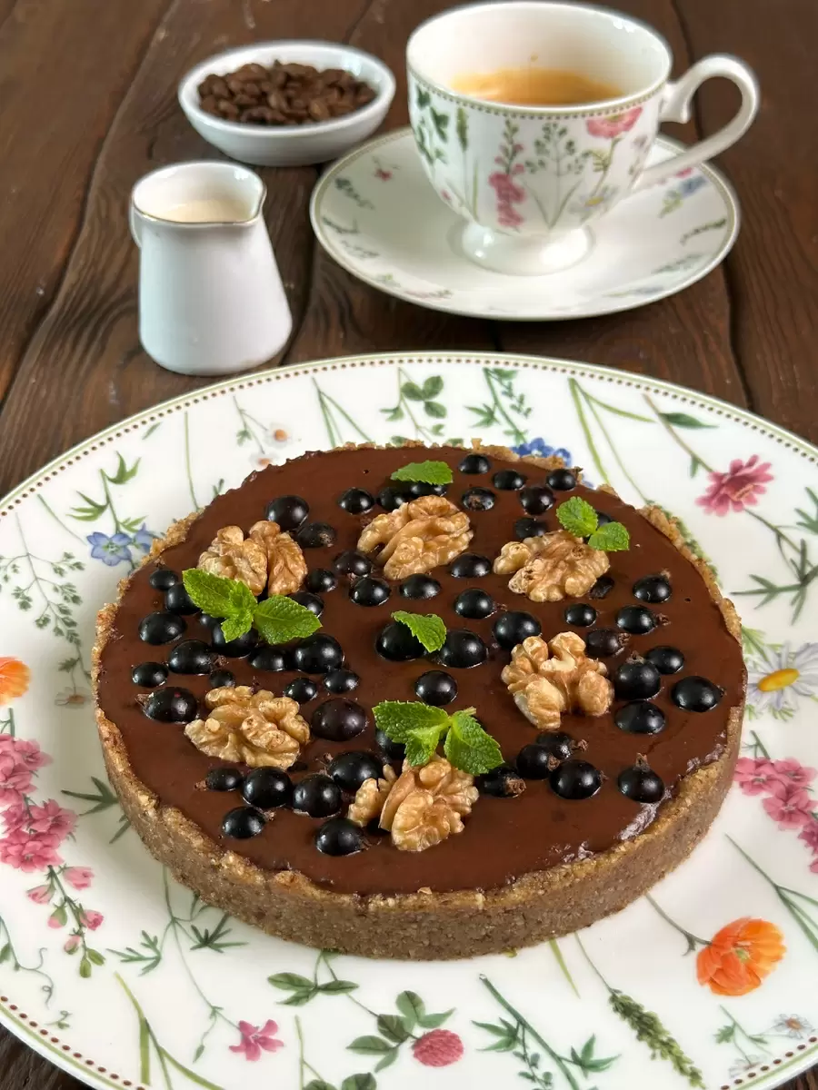 Шоколадный пирог без выпечки: идеальное угощение для ценителей кофе и шоколада