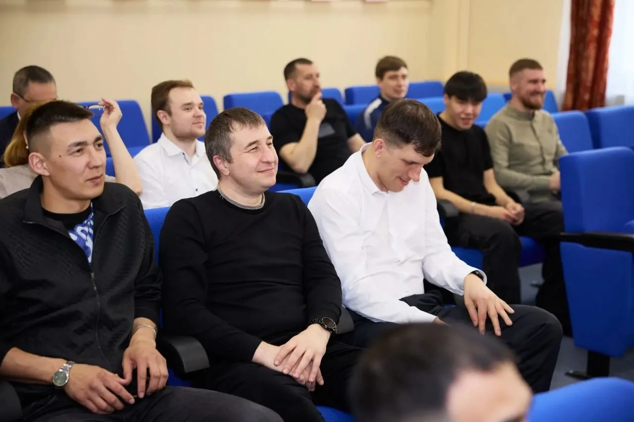 Наградили почётными грамотами спортсменов Анадыря — участников Кубка Губернатора Наградили почётными грамотами спортсменов Анадыря — участников Кубка Губернатора