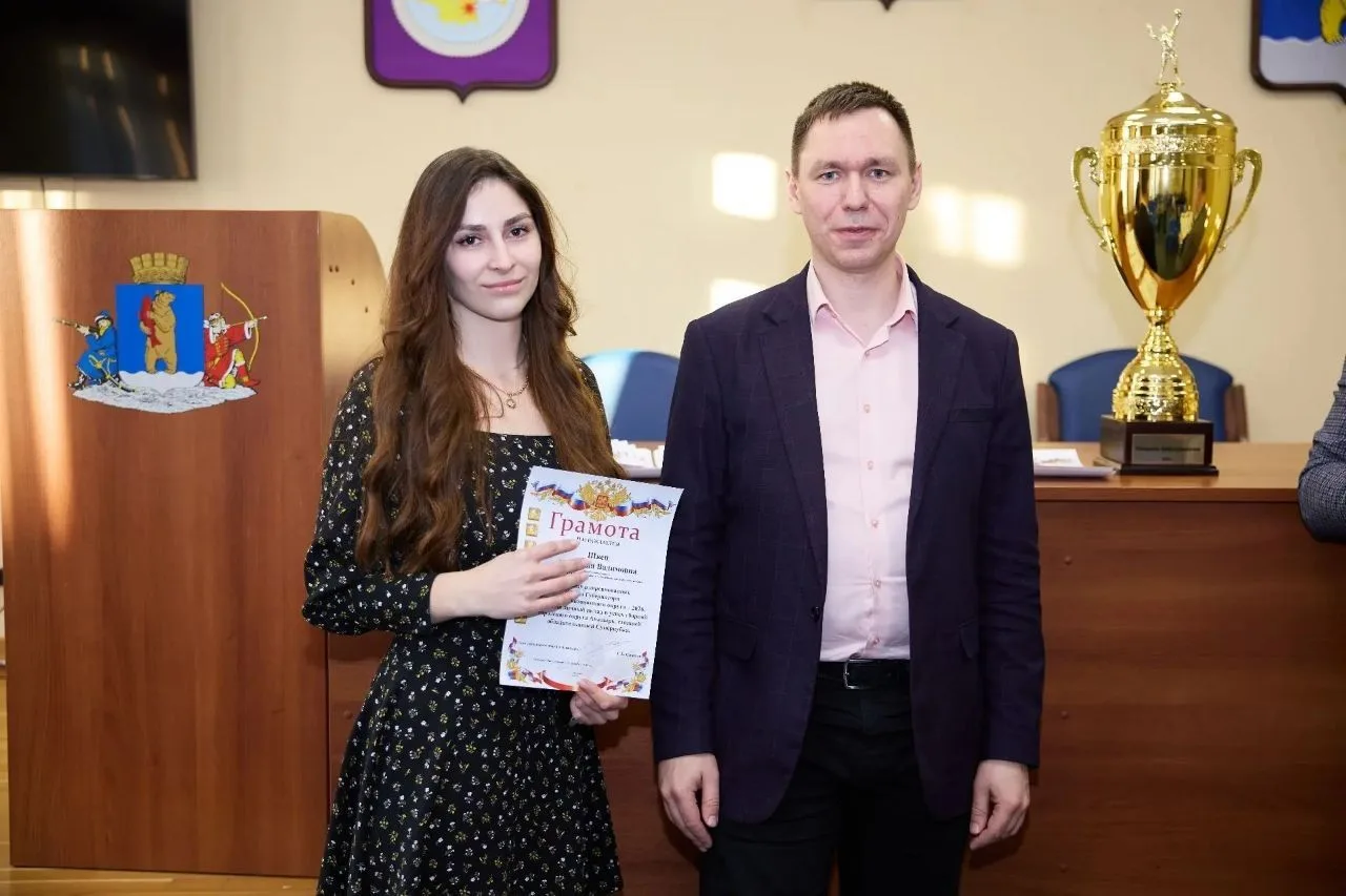 Наградили почётными грамотами спортсменов Анадыря — участников Кубка Губернатора Наградили почётными грамотами спортсменов Анадыря — участников Кубка Губернатора