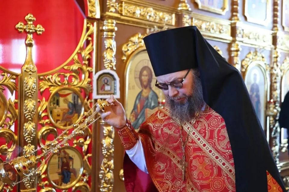 В посёлке Угольные Копи открылся храм святого князя Владимира В посёлке Угольные Копи открылся храм святого князя Владимира
