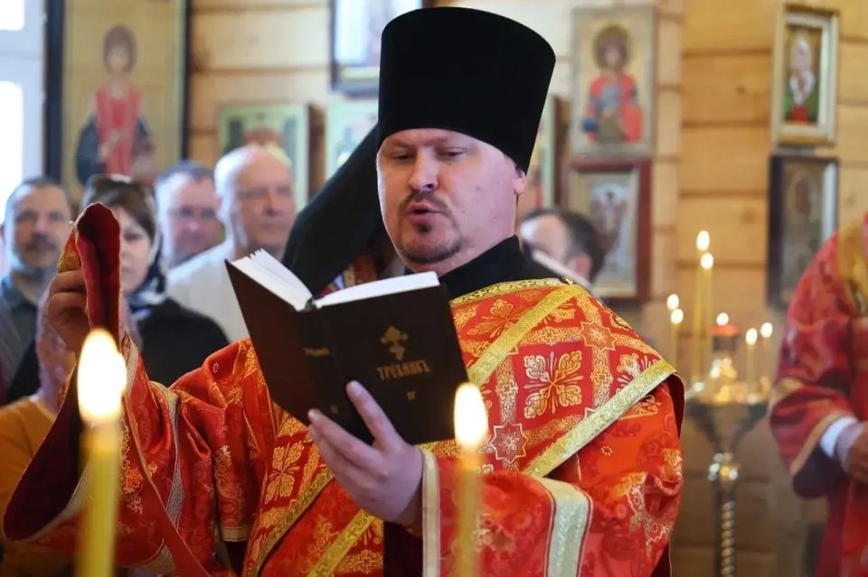 В посёлке Угольные Копи открылся храм святого князя Владимира В посёлке Угольные Копи открылся храм святого князя Владимира