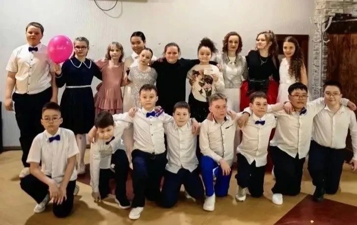 В добрый путь, выпускники! В добрый путь, выпускники!