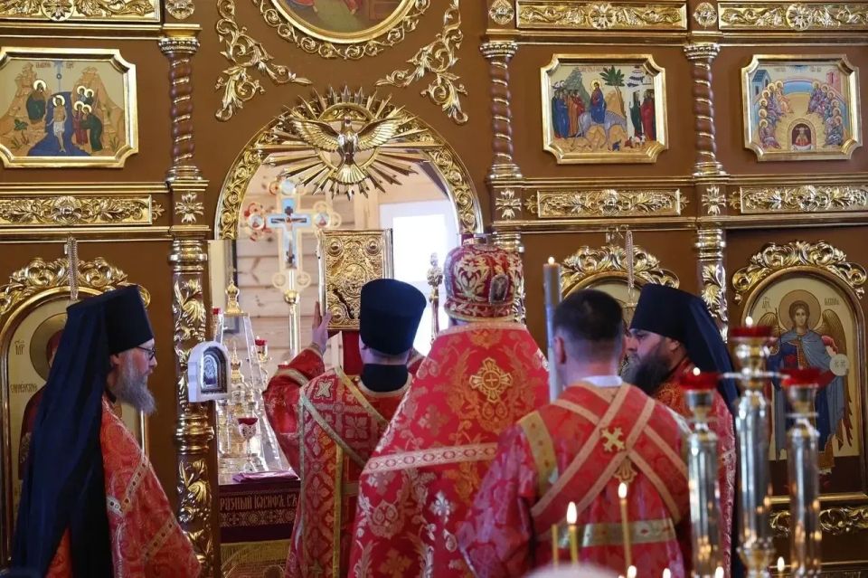 В посёлке Угольные Копи открылся храм святого князя Владимира