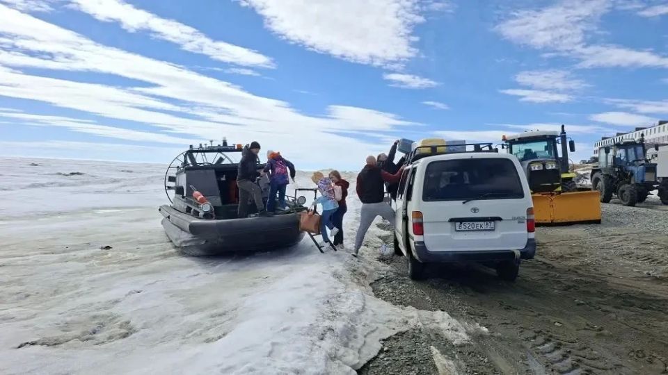 С сегодняшнего дня аэроглиссеры начали выполнять регулярные рейсы! С сегодняшнего дня аэроглиссеры начали выполнять регулярные рейсы!