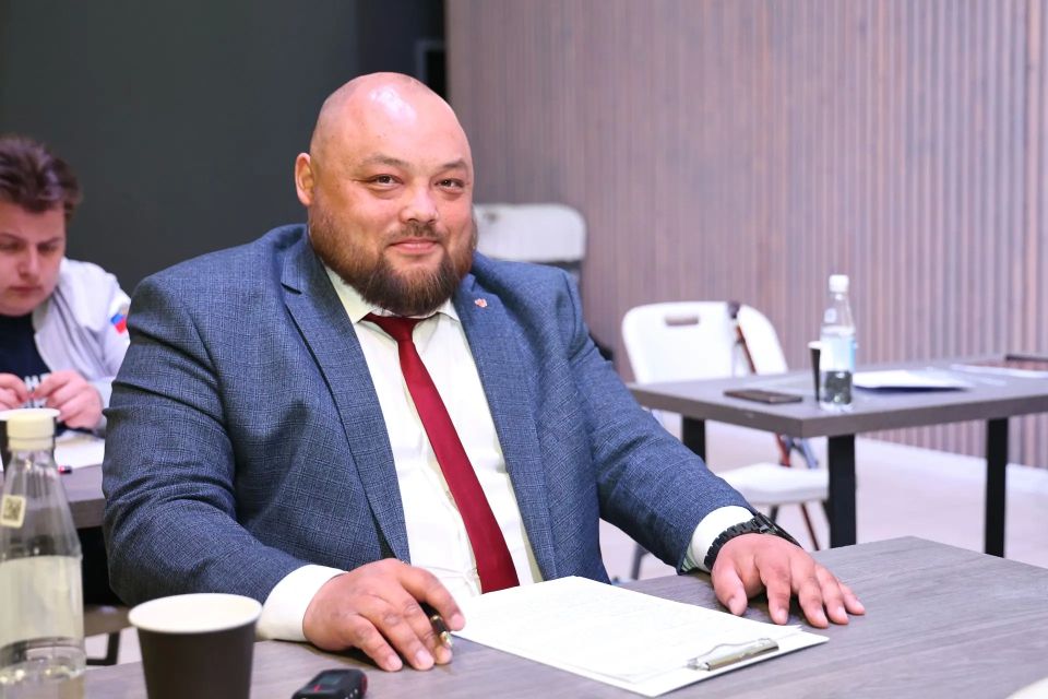 Начальник отдела по рыболовству Андрей Новожилов на «отлично» защитил проект об аквакультуре Чукотки Начальник отдела по рыболовству Андрей Новожилов на «отлично» защитил проект об аквакультуре Чукотки