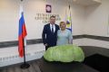 Сотрудники окружного Департамента сельского хозяйства передали волонтёрам сеть для пошива защитных камуфляжей