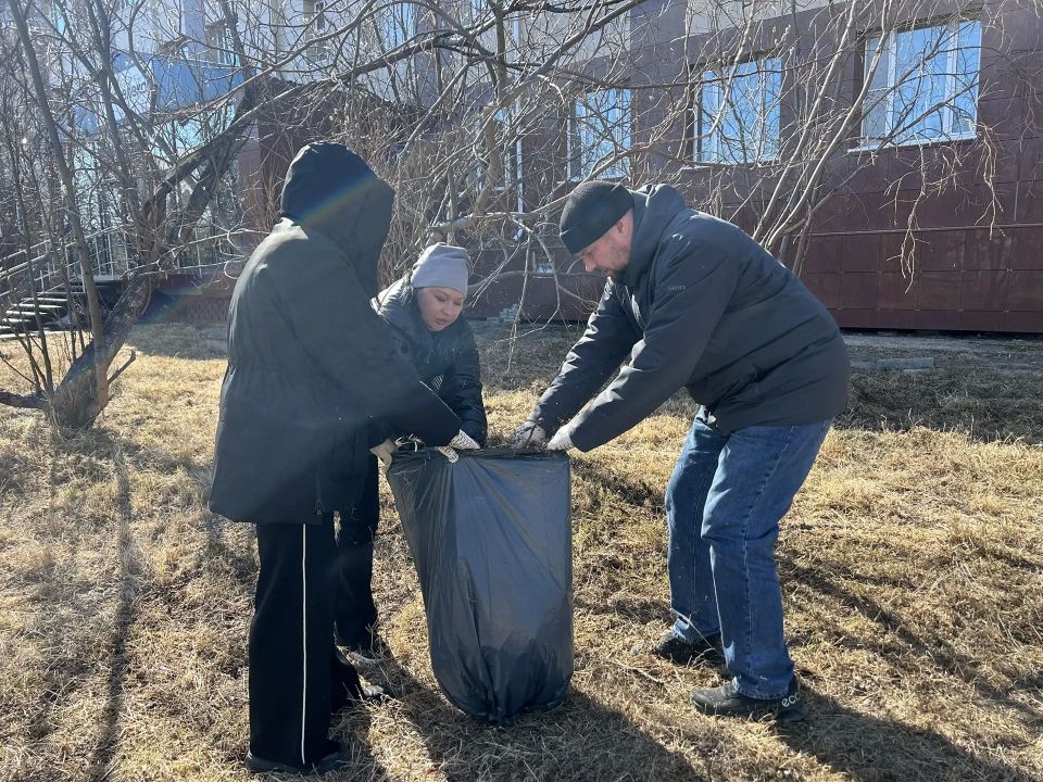 Сотрудники Департамента цифрового развития приняли участие в городском субботнике Сотрудники Департамента цифрового развития приняли участие в городском субботнике