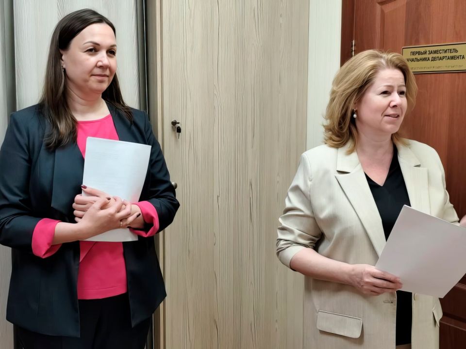 Сотрудников Департамента социальной политики наградили благодарственными письмами Совета Федерации Сотрудников Департамента социальной политики наградили благодарственными письмами Совета Федерации
