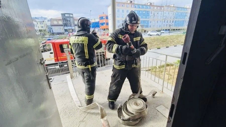 На Чукотке сотрудники Росгвардии провели совместное пожарно-тактическое занятие с региональным управлением МЧС На Чукотке сотрудники Росгвардии провели совместное пожарно-тактическое занятие с региональным управлением МЧС