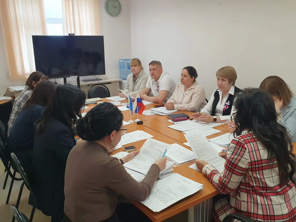 Сегодня в Департаменте образования и науки состоялось заседание Аттестационной комиссии по установлению педагогическим работникам первой и высшей квалификационной категории Сегодня в Департаменте образования и науки состоялось заседание Аттестационной комиссии по установлению педагогическим работникам первой и высшей квалификационной категории
