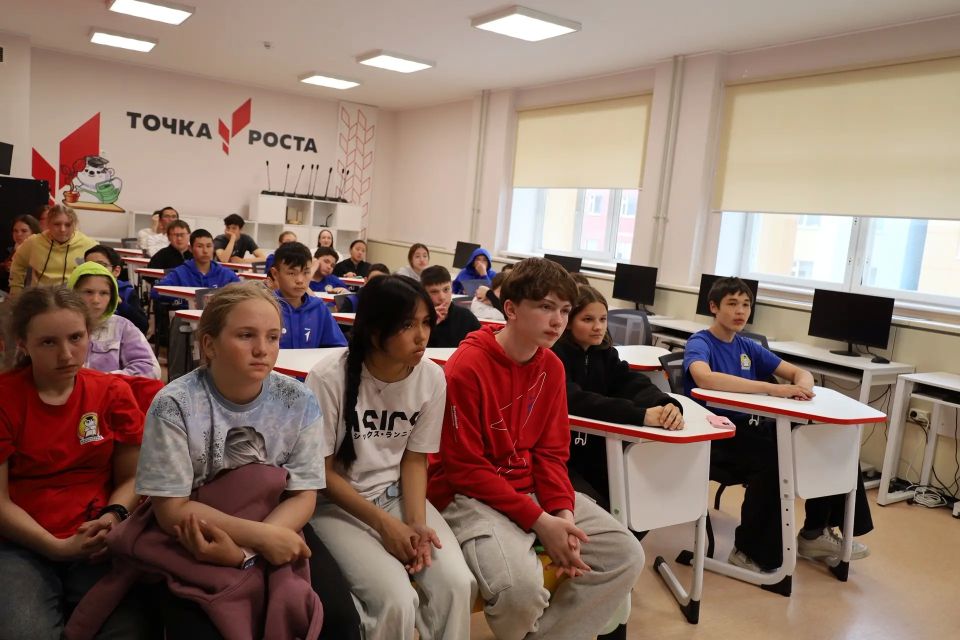 Для участников смены «Чукотка в движении: Зов Арктики» провели лекцию о событийном волонтёрстве Для участников смены «Чукотка в движении: Зов Арктики» провели лекцию о событийном волонтёрстве
