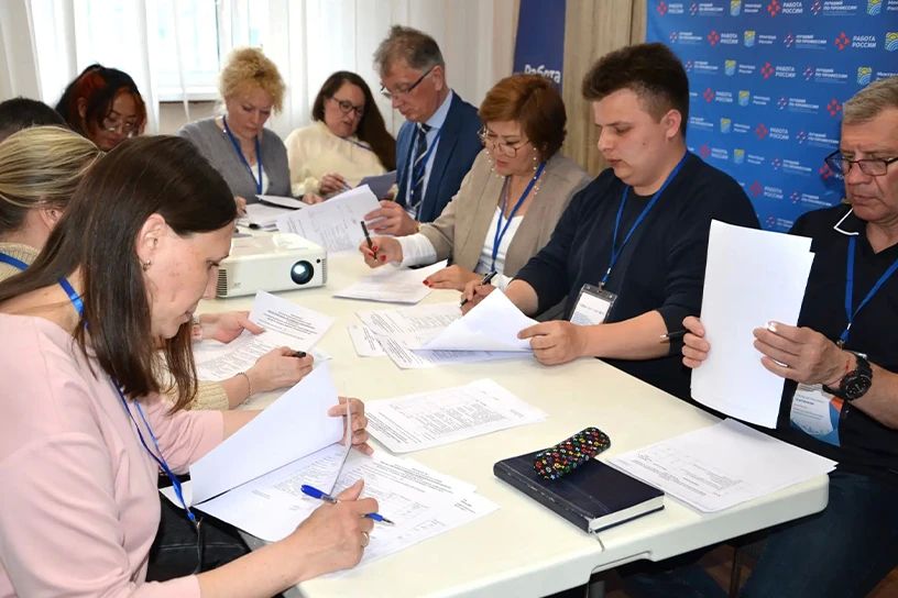 Ветераны СВО участвуют во Всероссийском конкурсе мастерства, сообщает ИА "Чукотка" Ветераны СВО участвуют во Всероссийском конкурсе мастерства, сообщает ИА "Чукотка"