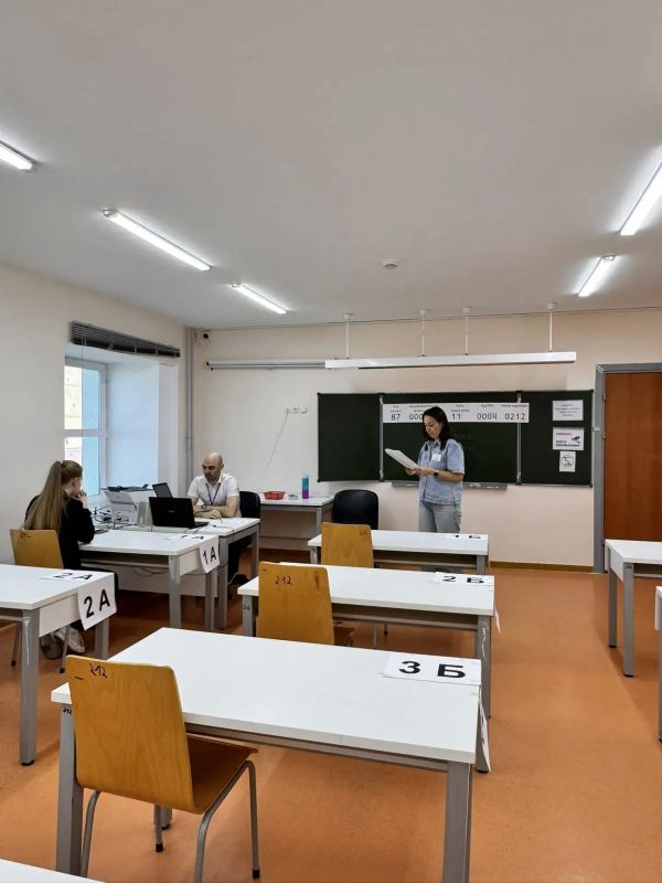 На Чукотке прошел ЕГЭ по трем предметам На Чукотке прошел ЕГЭ по трем предметам