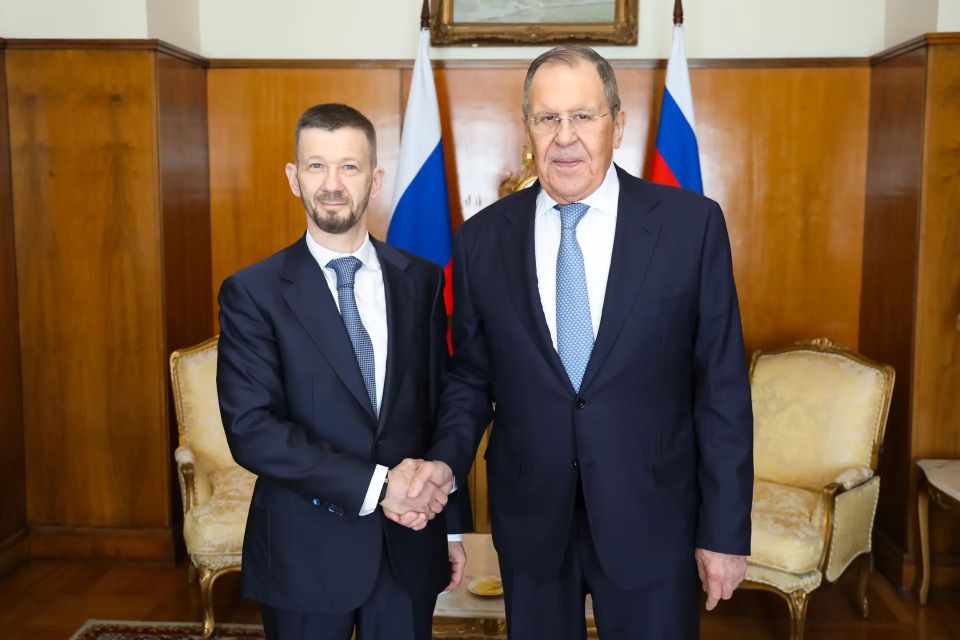 Владислав Кузнецов: Провели рабочую встречу с Министром иностранных дел Российской Федерации Сергеем Викторовичем Лавровым Владислав Кузнецов: Провели рабочую встречу с Министром иностранных дел Российской Федерации Сергеем Викторовичем Лавровым
