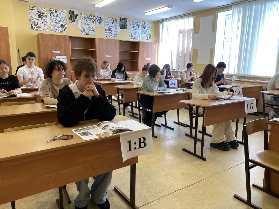 Сегодня, 18 июня, в Чукотском автономном округе успешно завершились экзамены по информатике и английскому языку (устная часть) в рамках основного периода ЕГЭ-2026 Сегодня, 18 июня, в Чукотском автономном округе успешно завершились экзамены по информатике и английскому языку (устная часть) в рамках основного периода ЕГЭ-2026