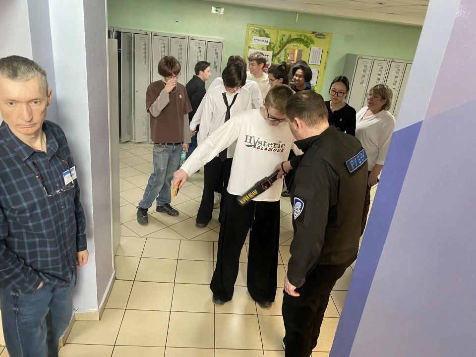 Сегодня, 18 июня, в Чукотском автономном округе успешно завершились экзамены по информатике и английскому языку (устная часть) в рамках основного периода ЕГЭ-2026 Сегодня, 18 июня, в Чукотском автономном округе успешно завершились экзамены по информатике и английскому языку (устная часть) в рамках основного периода ЕГЭ-2026