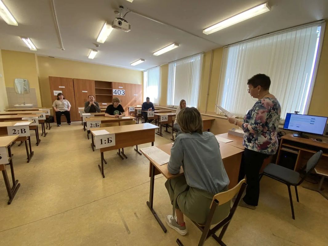 Сегодня на Чукотке успешно завершился ЕГЭ по математике, биологии, истории, географии, обществознанию и английскому языку (устная часть) Сегодня на Чукотке успешно завершился ЕГЭ по математике, биологии, истории, географии, обществознанию и английскому языку (устная часть)