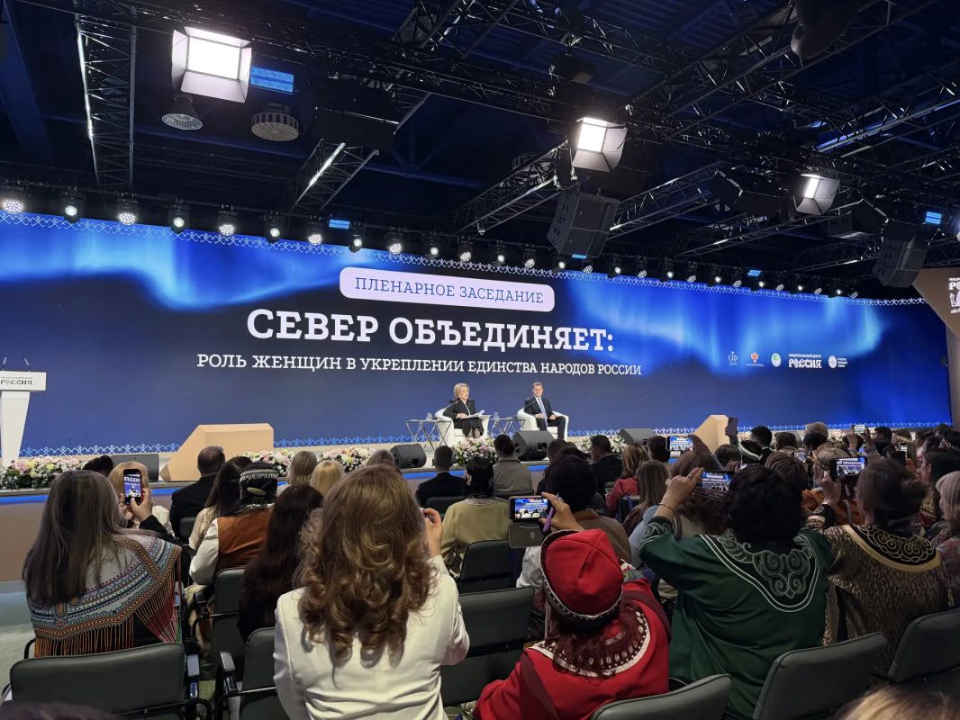 Предложения делегации Чукотки по улучшению качества жизни войдут в резолюцию Второго форума женщин Севера Предложения делегации Чукотки по улучшению качества жизни войдут в резолюцию Второго форума женщин Севера