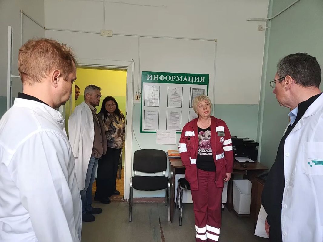 Временно исполняющий полномочия главы Провиденского района и начальник окружного Департамента здравоохранения проинспектировали Провиденскую районную больницу Временно исполняющий полномочия главы Провиденского района и начальник окружного Департамента здравоохранения проинспектировали Провиденскую районную больницу