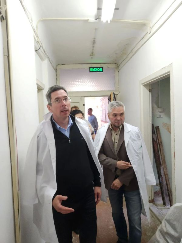 Временно исполняющий полномочия главы Провиденского района и начальник окружного Департамента здравоохранения проинспектировали Провиденскую районную больницу Временно исполняющий полномочия главы Провиденского района и начальник окружного Департамента здравоохранения проинспектировали Провиденскую районную больницу