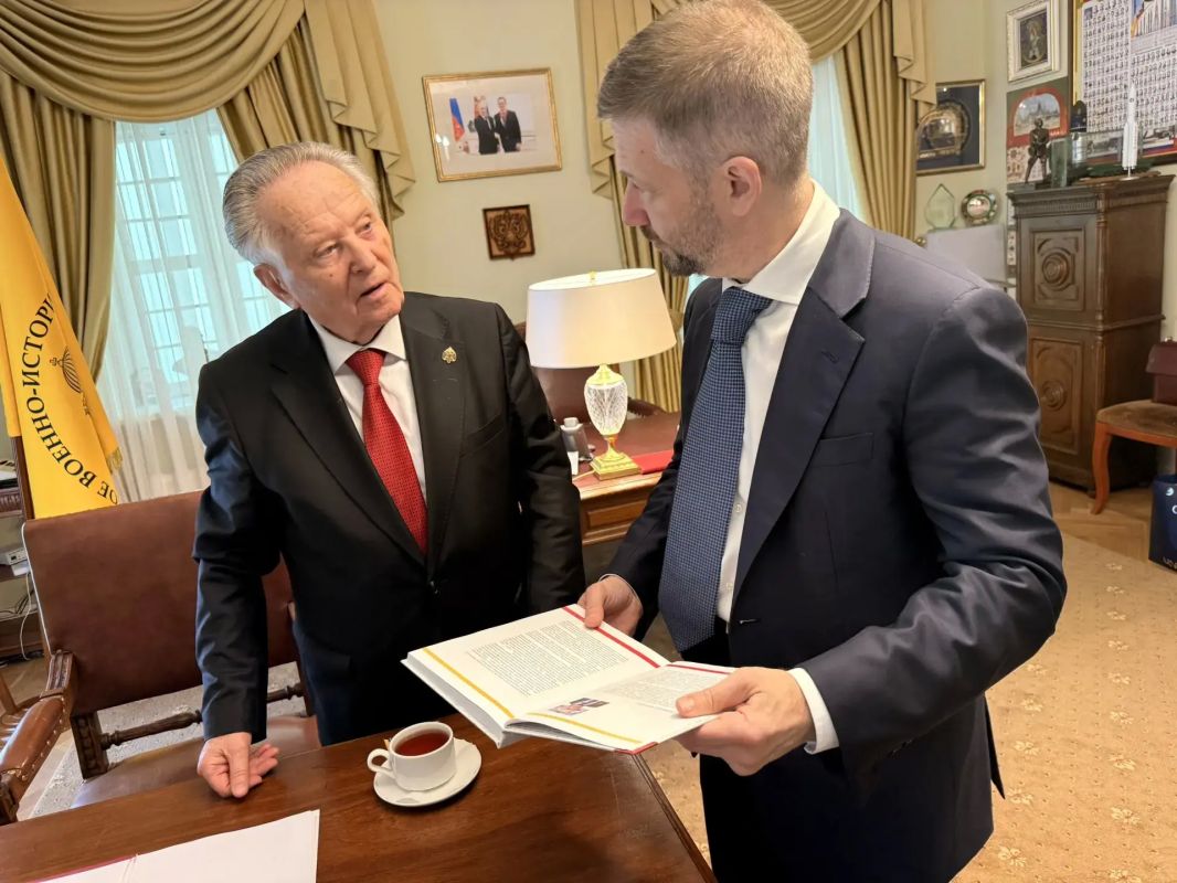 Владислав Кузнецов: Вместе с Российским военно-историческим обществом проведем масштабную выставку «Герои и подвиги», посвященную истории Чукотки Владислав Кузнецов: Вместе с Российским военно-историческим обществом проведем масштабную выставку «Герои и подвиги», посвященную истории Чукотки