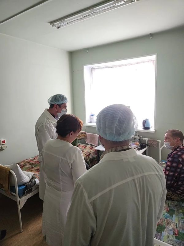 Временно исполняющий полномочия главы Провиденского района и начальник окружного Департамента здравоохранения проинспектировали Провиденскую районную больницу Временно исполняющий полномочия главы Провиденского района и начальник окружного Департамента здравоохранения проинспектировали Провиденскую районную больницу
