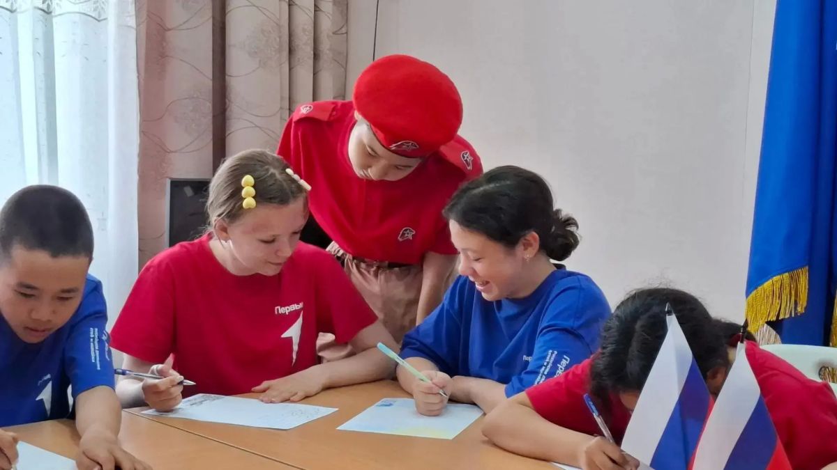 ПИСЬМО СОЛДАТУ. Сегодня, 3 июля, воспитанники детского оздоровительного лагеря «Смена Первых и Орлят: первооткрыватели лета», юнармейцы приняли участие в патриотической акции «Письмо солдату» ПИСЬМО СОЛДАТУ. Сегодня, 3 июля, воспитанники детского оздоровительного лагеря «Смена Первых и Орлят: первооткрыватели лета», юнармейцы приняли участие в патриотической акции «Письмо солдату»
